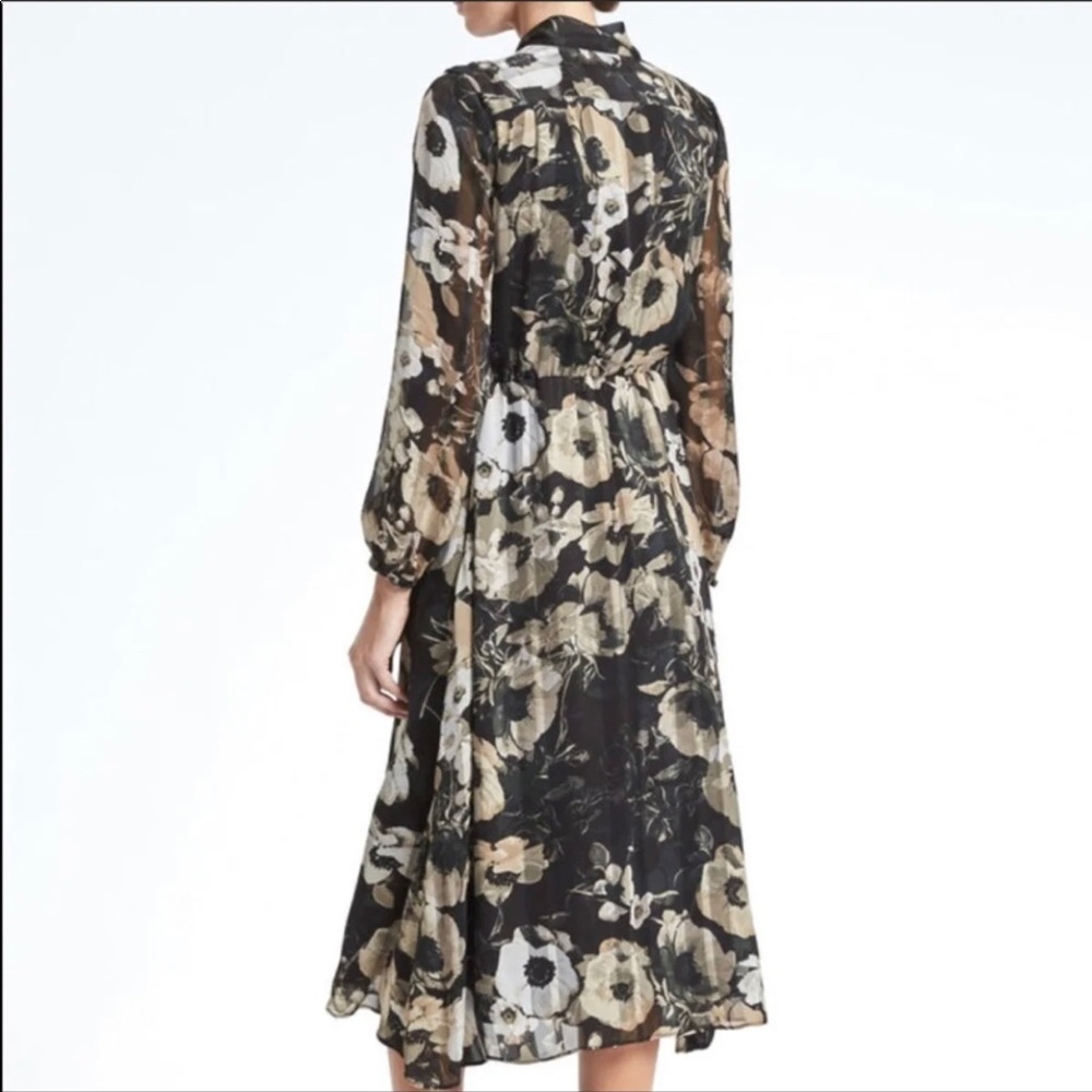❌SOLD❌ Banana Republic midi neck tie dress XS - Picture 2 of 8